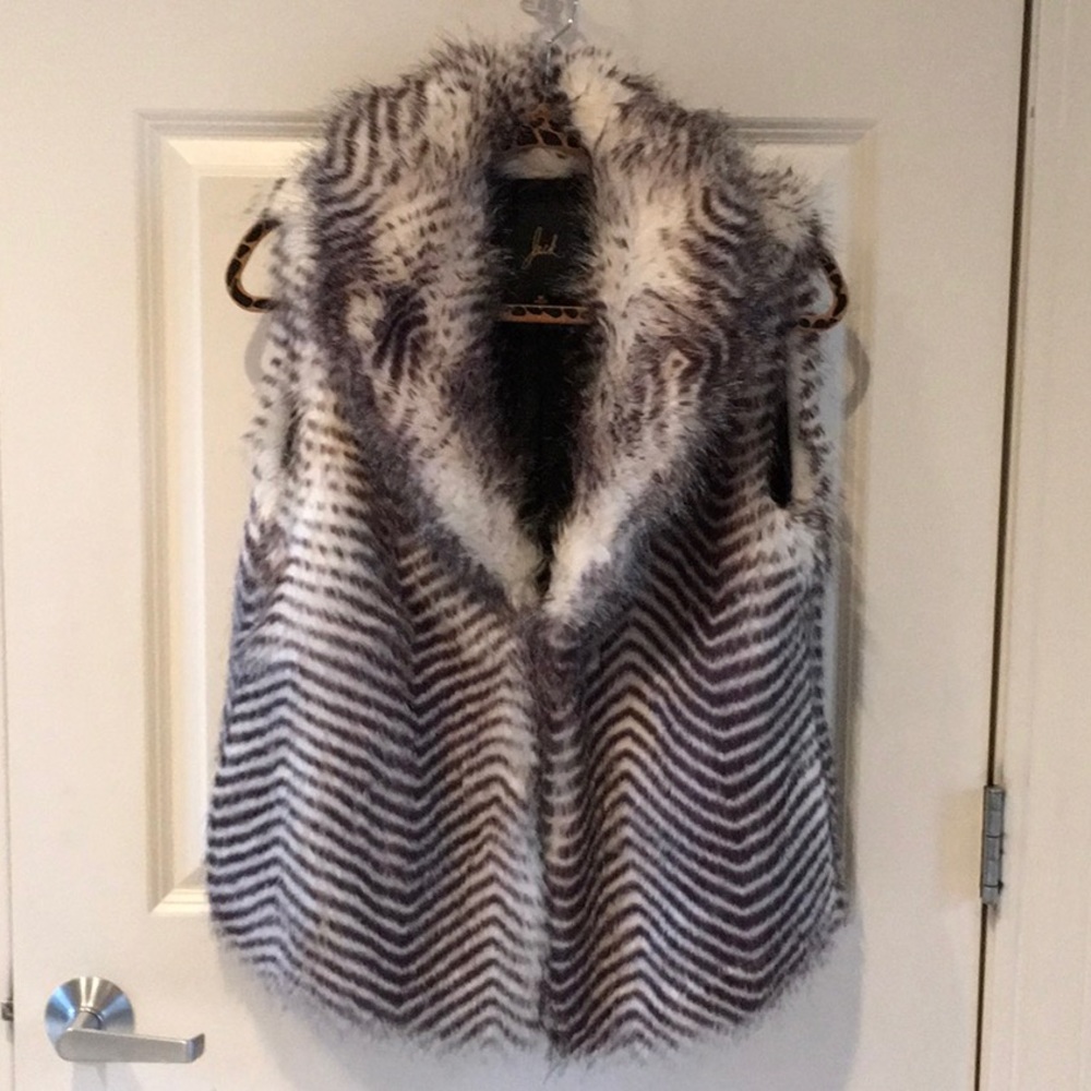 Outdoor vest
